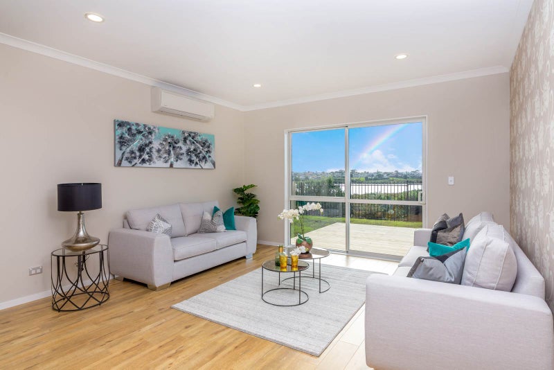 3 Iwinuku Crescent, Wattle Downs, Auckland - Carousel 2