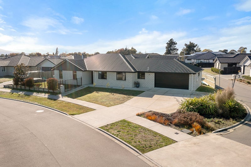 1 Hurricane WAY, Burleigh, blenheim - Carousel 24