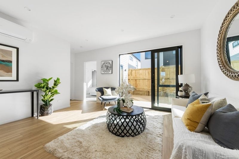 2 Rothwell Place, Sunnyhills, Auckland - Carousel 2