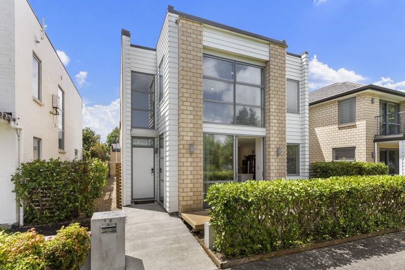 19 Phar Lap Crescent, Takanini, Auckland - Carousel 2