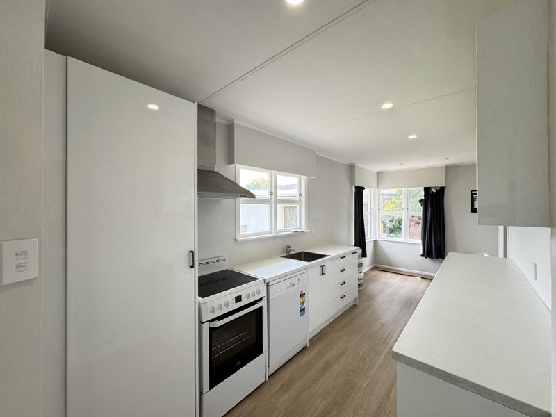 8 John F Kennedy Drive, Milson, Palmerston North - Carousel 2