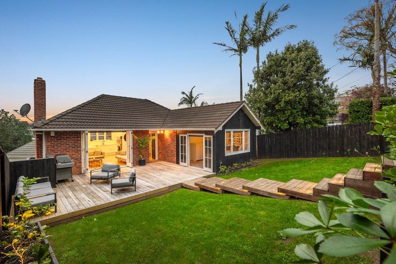 1/15 Rodney Road, Northcote Point, Auckland - Carousel 1