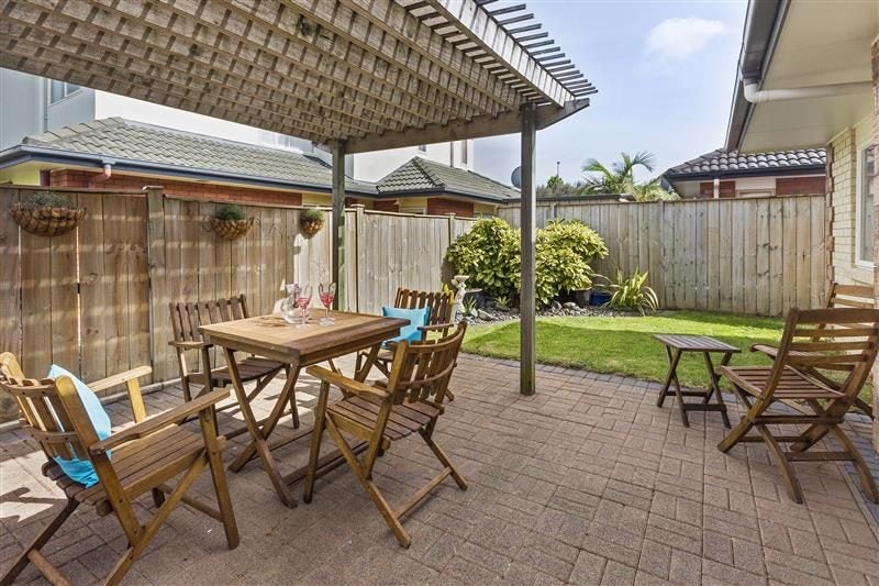 12 Carousel Crescent, East Tamaki Heights, Auckland - Carousel 2