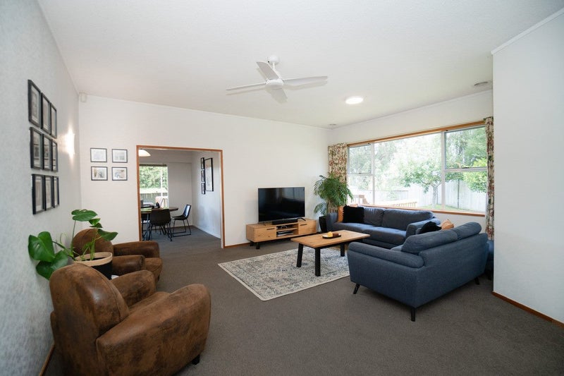 8 Perth Place, Awapuni, Palmerston North - Carousel 2