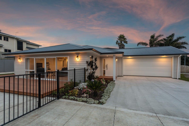 26 FISHERMANS drive, coastlands, WHAKATANE - Carousel 1