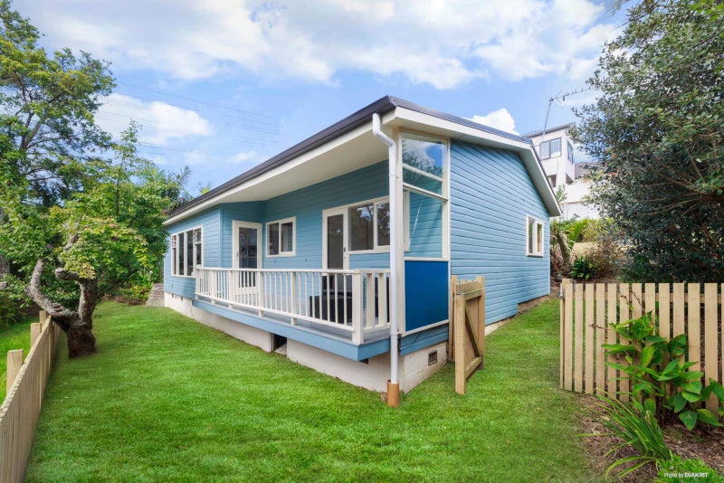 15 Burns Avenue, Takapuna, Auckland - Carousel 1