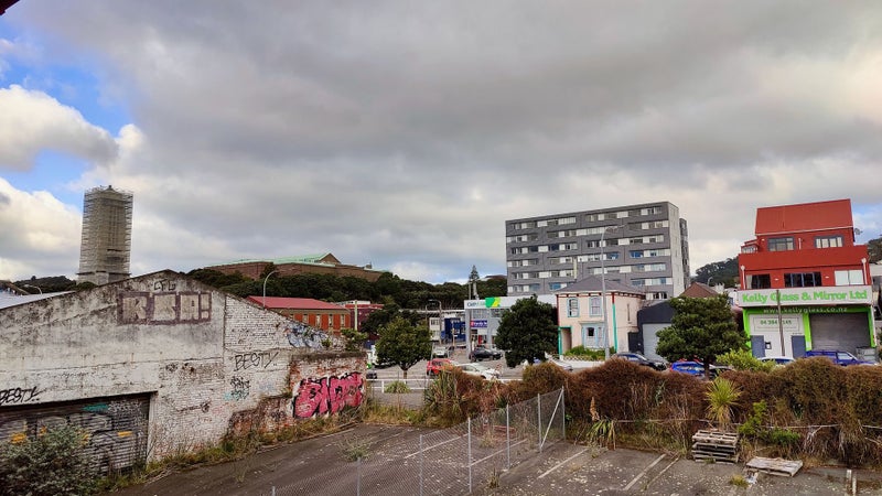 7/3 Kelvin Grove, Te Aro, Wellington - Carousel 2