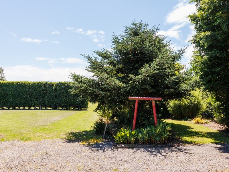 126 Turitea Road, Fitzherbert, Palmerston North - Carousel 2