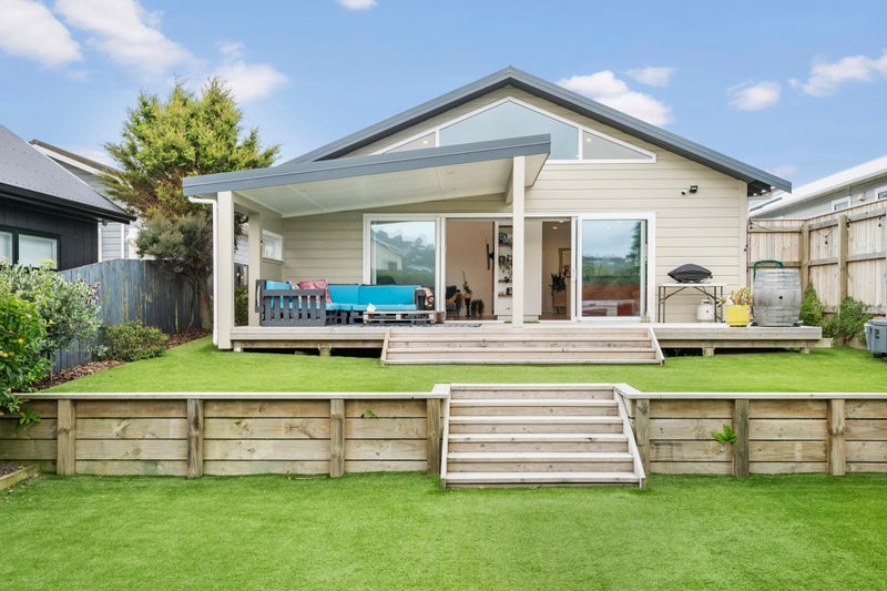 202 Coutts Street, Rongotai, Wellington - Carousel 1