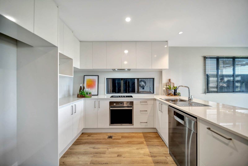 5 Irving Place, Hobsonville, Auckland - Carousel 2