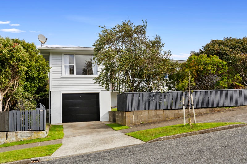 63 Oakleigh Street, Maungaraki, Lower Hutt - Carousel 1