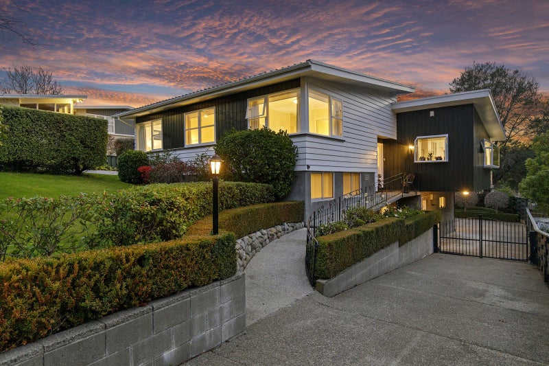 4 Harewood Grove, Pinehaven, Upper Hutt - Carousel 1