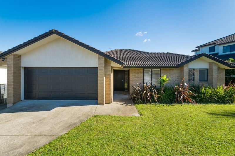 16 Bundoran Way, Pinehill, Auckland - Carousel 1
