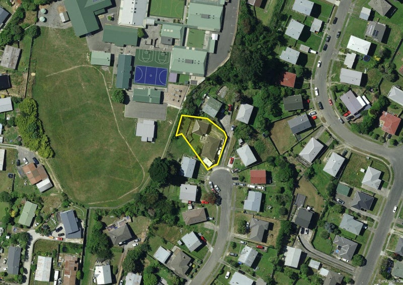 13 Carbine Place, Ascot Park, Porirua - Carousel 17