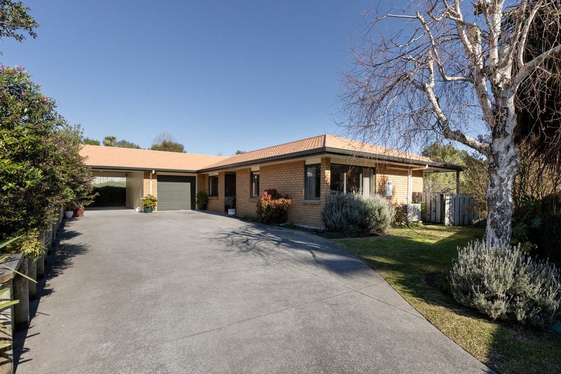 18 Oteki Park Drive, Welcome Bay, Tauranga - Carousel 1