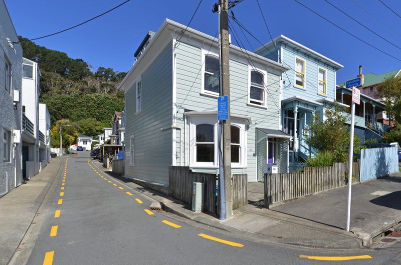 55 Austin Street, Mount Victoria, Wellington - Carousel 21
