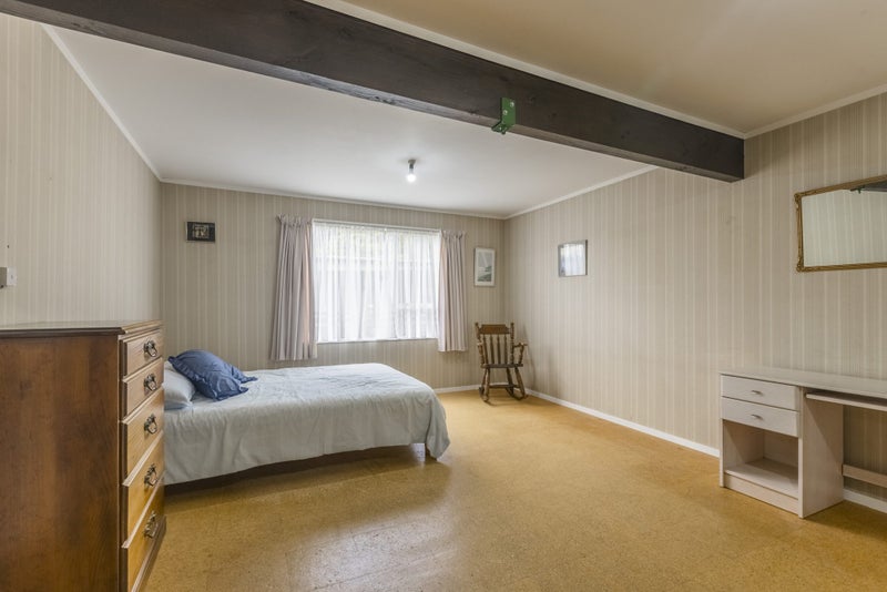 40A Collins Avenue, Tawa, Wellington - Carousel 25