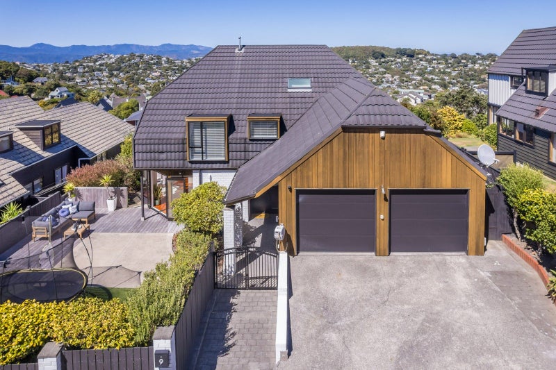 9 Satara Crescent, Khandallah, Wellington - Carousel 1