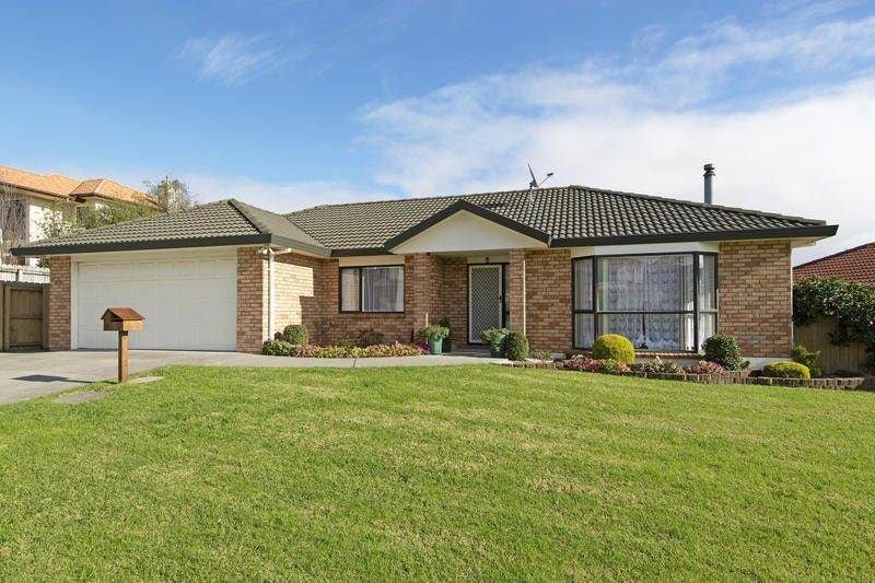 1 Dunvegan Rise, East Tamaki Heights, Auckland - Carousel 1