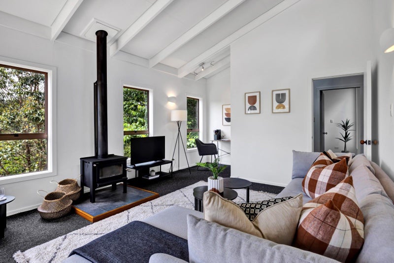 65E Govett Avenue, Frankleigh Park, New Plymouth - Carousel 1