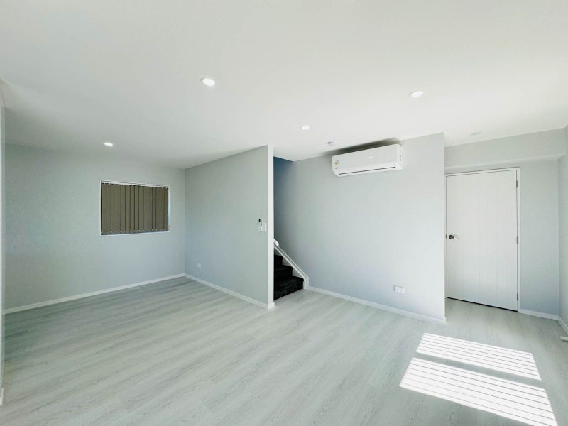 66A Maplesden Drive, Clendon Park, Auckland - Carousel 2