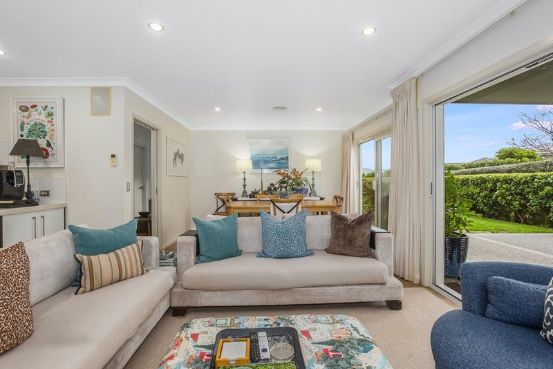 14 Paparoa Crescent, Aotea, Porirua - Carousel 2