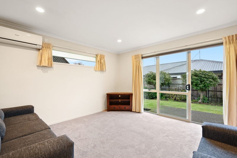 4/16 Rototuna Road, Flagstaff, Hamilton - Carousel 2