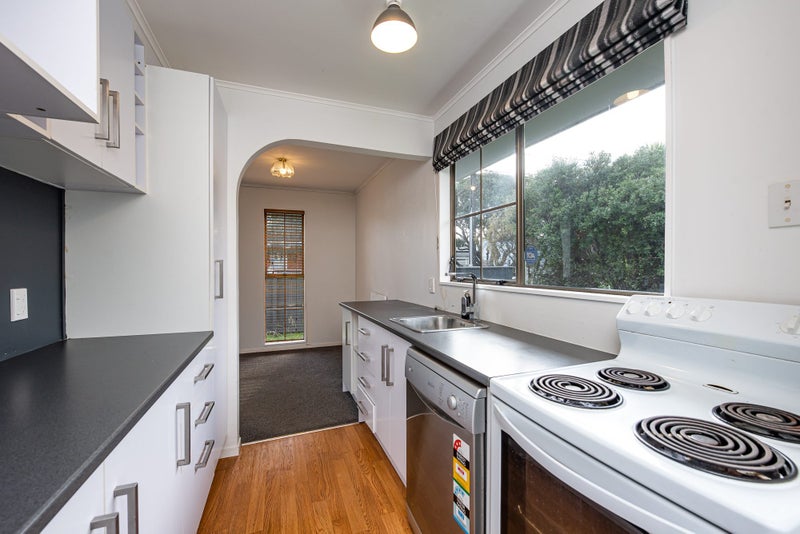 16 Trafalgar Street, Waiwhetu, Lower Hutt - Carousel 1