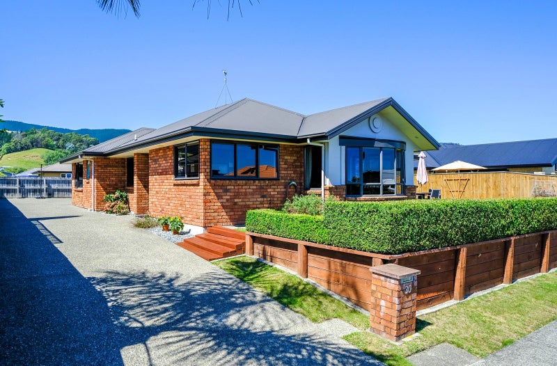 30 Cambelldon Crescent, Stoke, Nelson - Carousel 1