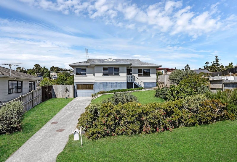 14 Tetrarch Place, Totara Vale, Auckland - Carousel 2
