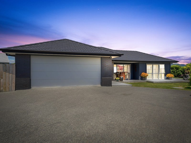 11 Gardner Place, Otaki - Carousel 1