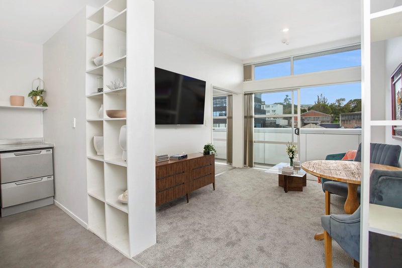 38/8 Clayton Street, Newmarket, Auckland - Carousel 1