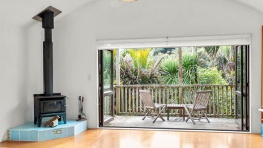9 Rayner Road, New Lynn - Carousel 1
