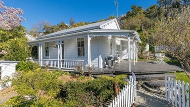 12 Russell Street, Stepneyville, Nelson - Carousel 1