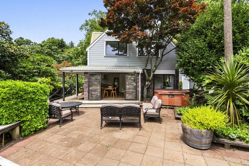 40D Karina Road, Merrilands, New Plymouth - Carousel 1