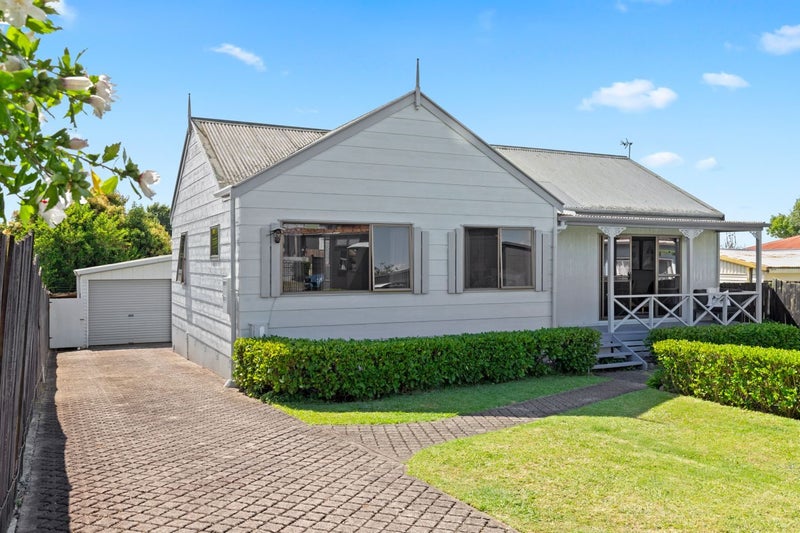 3 Iris Place, Clendon Park, Auckland - Carousel 1
