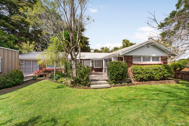 49A Scenic Drive, Hillpark, Auckland - Carousel 1