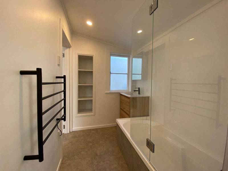 2/26 Princes Street, Northcote Point, Auckland - Carousel 11