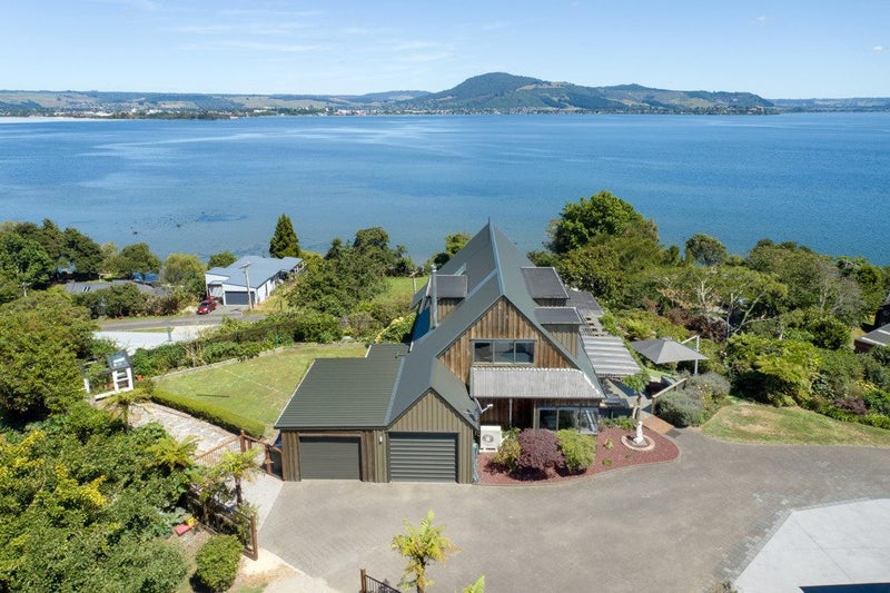 18 Iriirikapua Parade, OWHATA, ROTORUA - Carousel 1