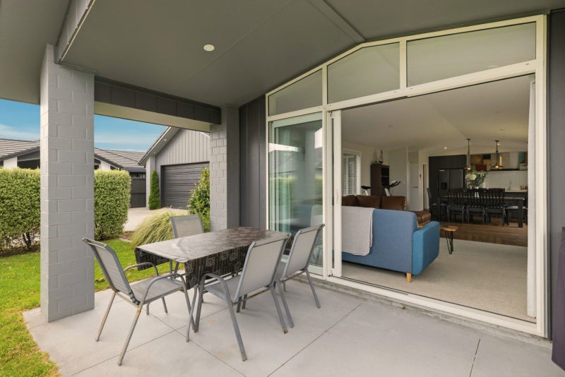 17 Goodwin Crescent, Pyes Pa, Tauranga - Carousel 2