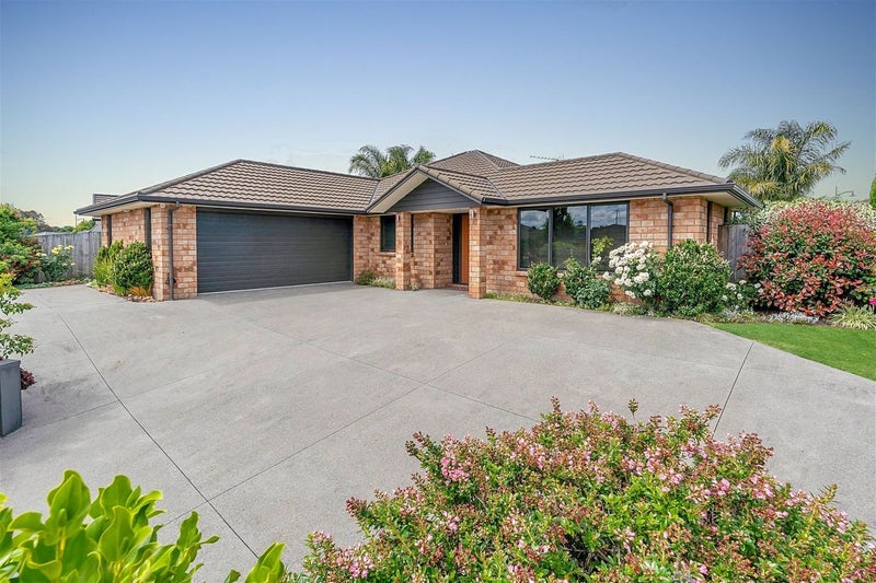 24 Tallentire Crescent, Huntington, Hamilton - Carousel 1