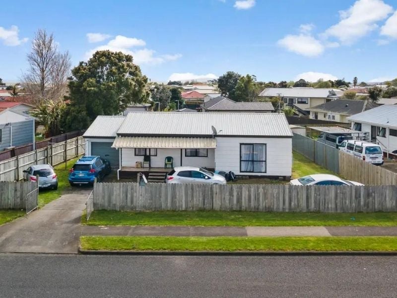 72 Maplesden Drive, Clendon Park, Auckland - Carousel 1
