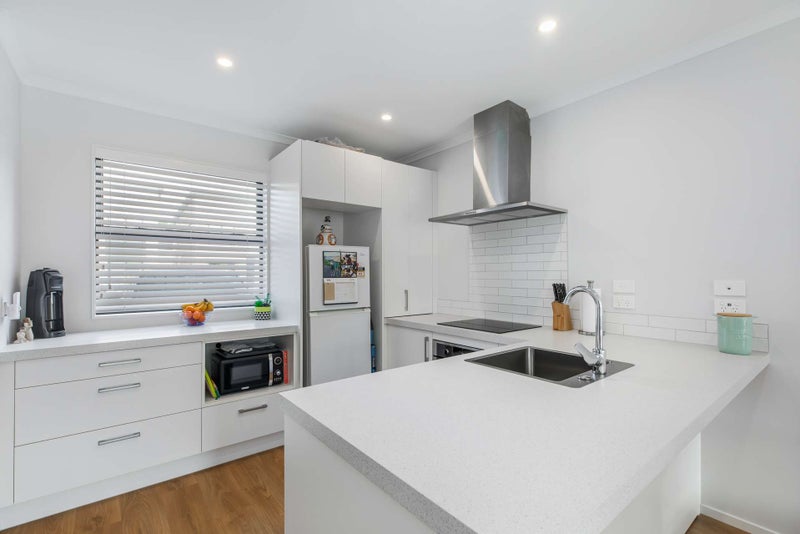 30 Vincent McGrath Crescent, Swanson, Auckland - Carousel 2