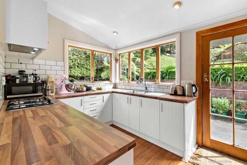 4 Konini Road, Hataitai, Wellington - Carousel 1