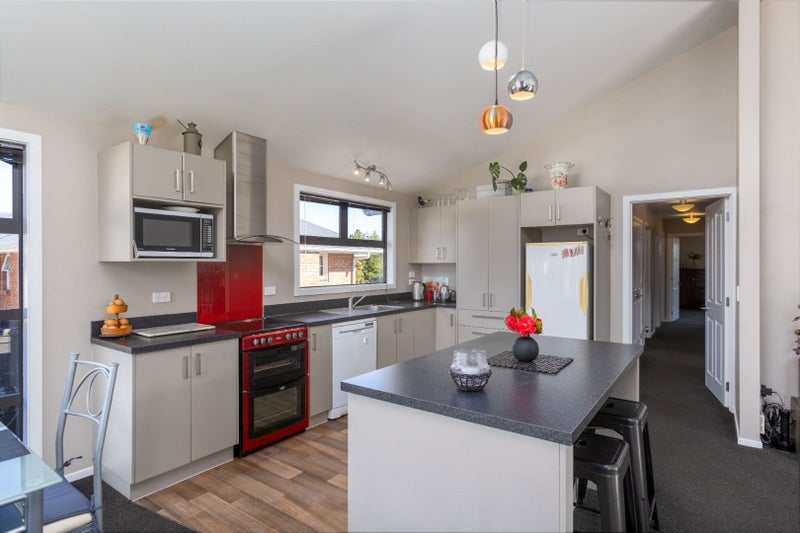 47 Cuffs Road, Wainoni, Christchurch - Carousel 2