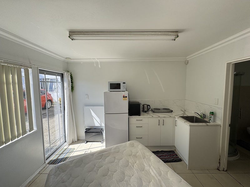 18 Cheryl Place, Hillcrest, Auckland - Carousel 2