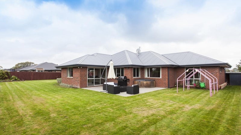 25 Larne Place, Belfast, Christchurch - Carousel 1