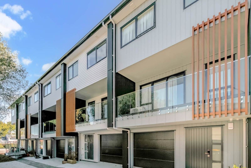 672 Mount Albert Road, Royal Oak, Auckland - Carousel 1