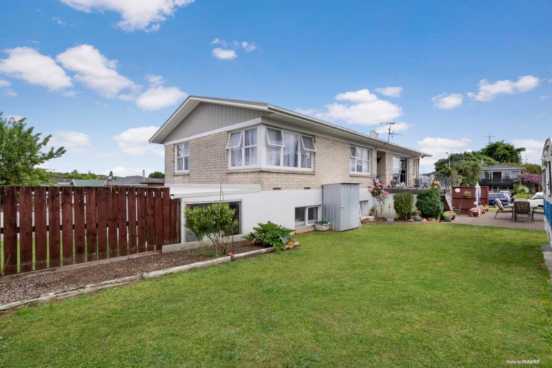 12 Bexley Place, Pahurehure, Papakura - Carousel 2