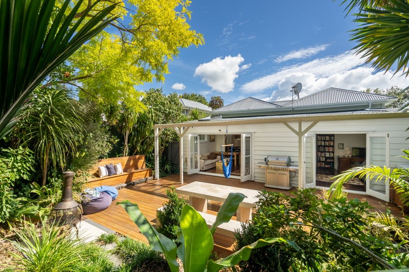 90 Beresford Street, Bayswater, Auckland - Carousel 1